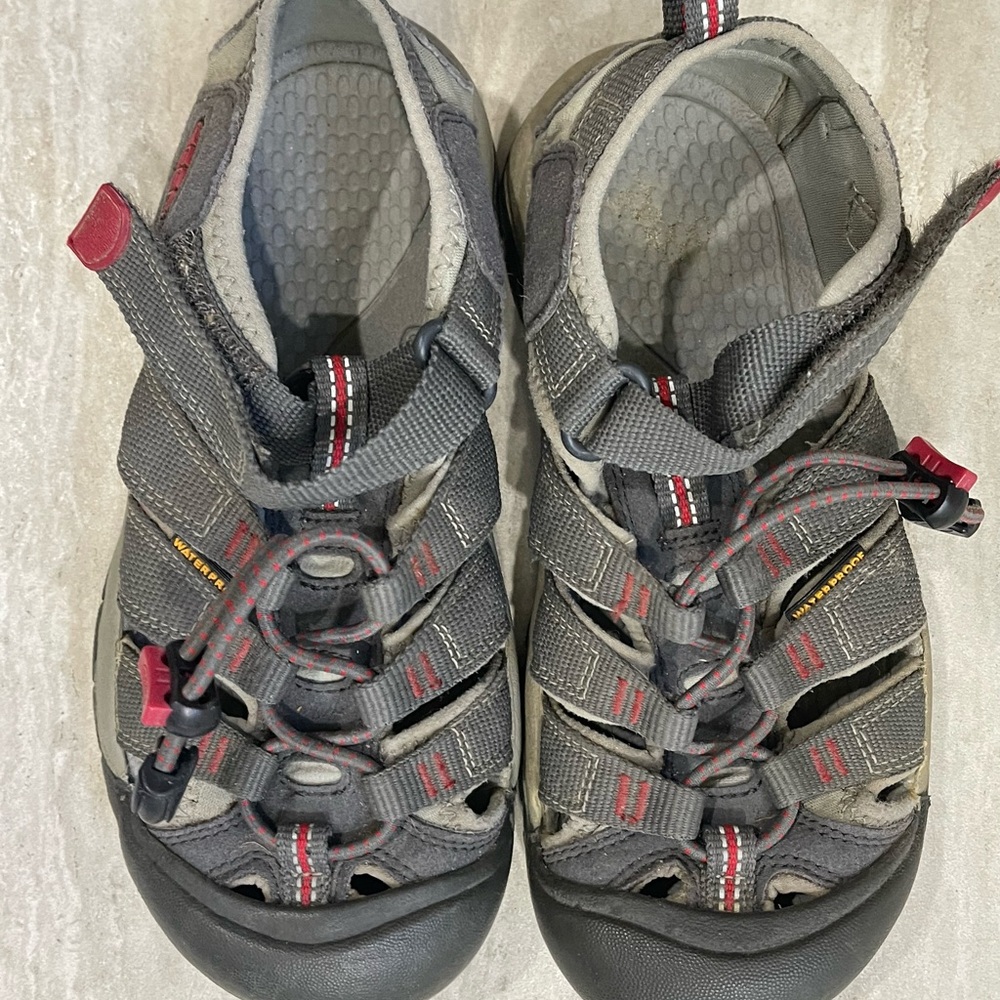 Keen Gray and Red Sporty Sandals with Durable Sole